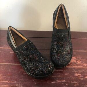 Women's Nurse Mate Cosmic Black Slip On Shoes Size 10W NWOT